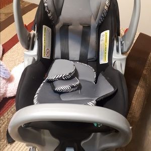 Baby car seat (newborn - 1/2year old)